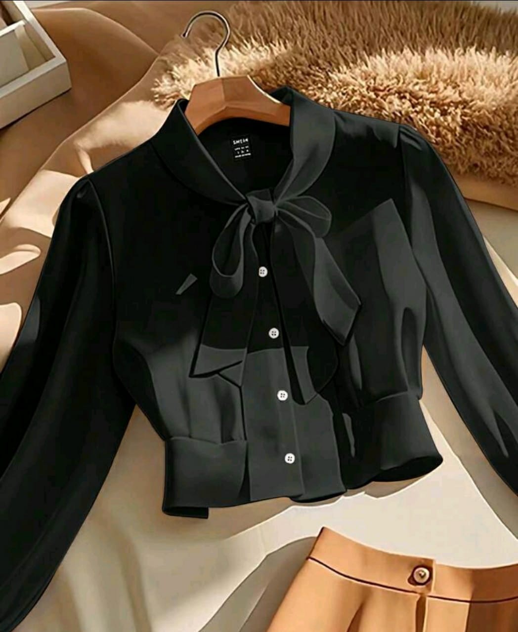 بلوزة نسائية خريفية