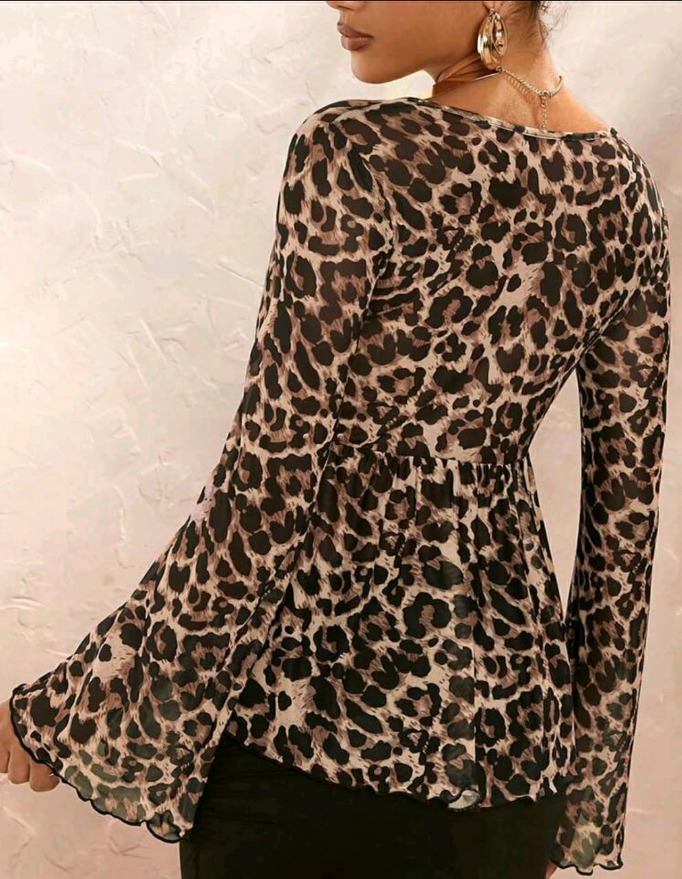 بلوزة نسائية خريفية