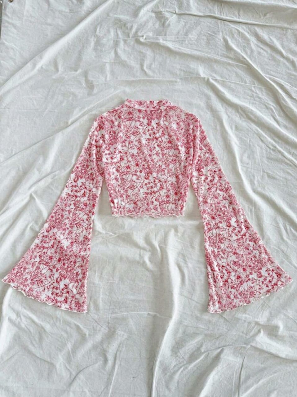 بلوزة نسائية ربيعية