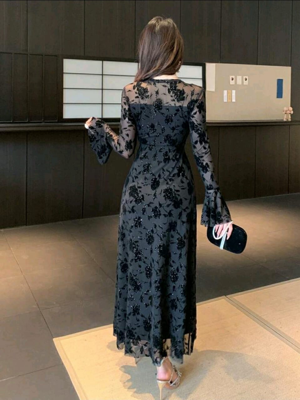 فستان نسائي