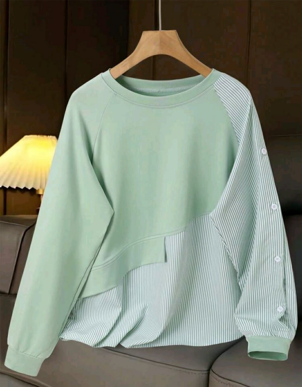 بلوزة نسائية ربيعية