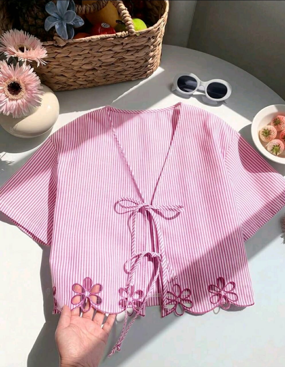 بلوزة نسائية