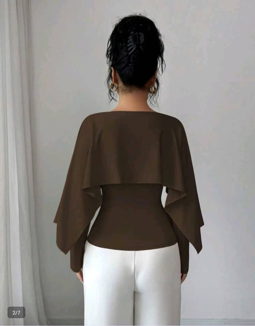 بلوزة نسائية